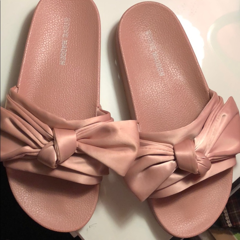 Light pink Steve Madden slides